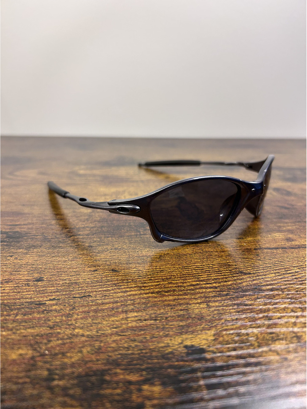 grey oval Wraparound Sunglasses